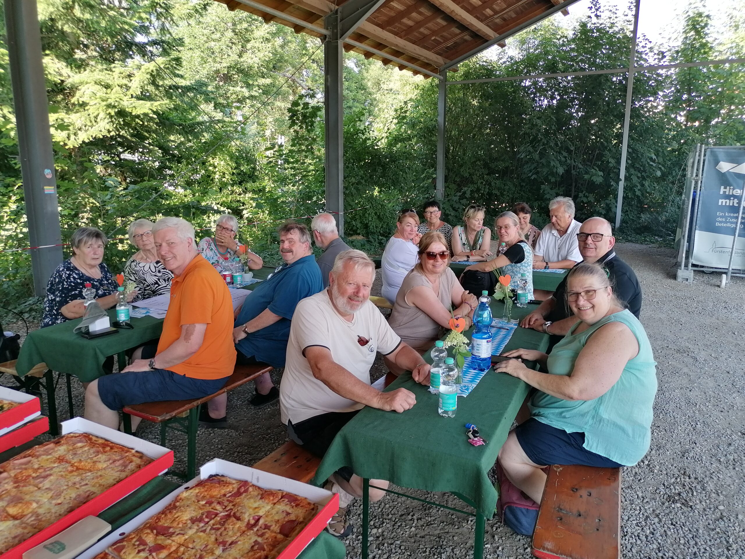 Read more about the article Heißes Nachtreffen der ehrenamtlichen Helfer des Glückshafens